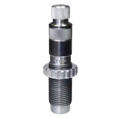 Samostatná usazovací matrice 6,8 Western pro přebíjení nábojů. Určena pro usazení střely do nábojnice. Závit 7/8"-14. LEE BULLET SEAT DIE 6.8 WESTERN.